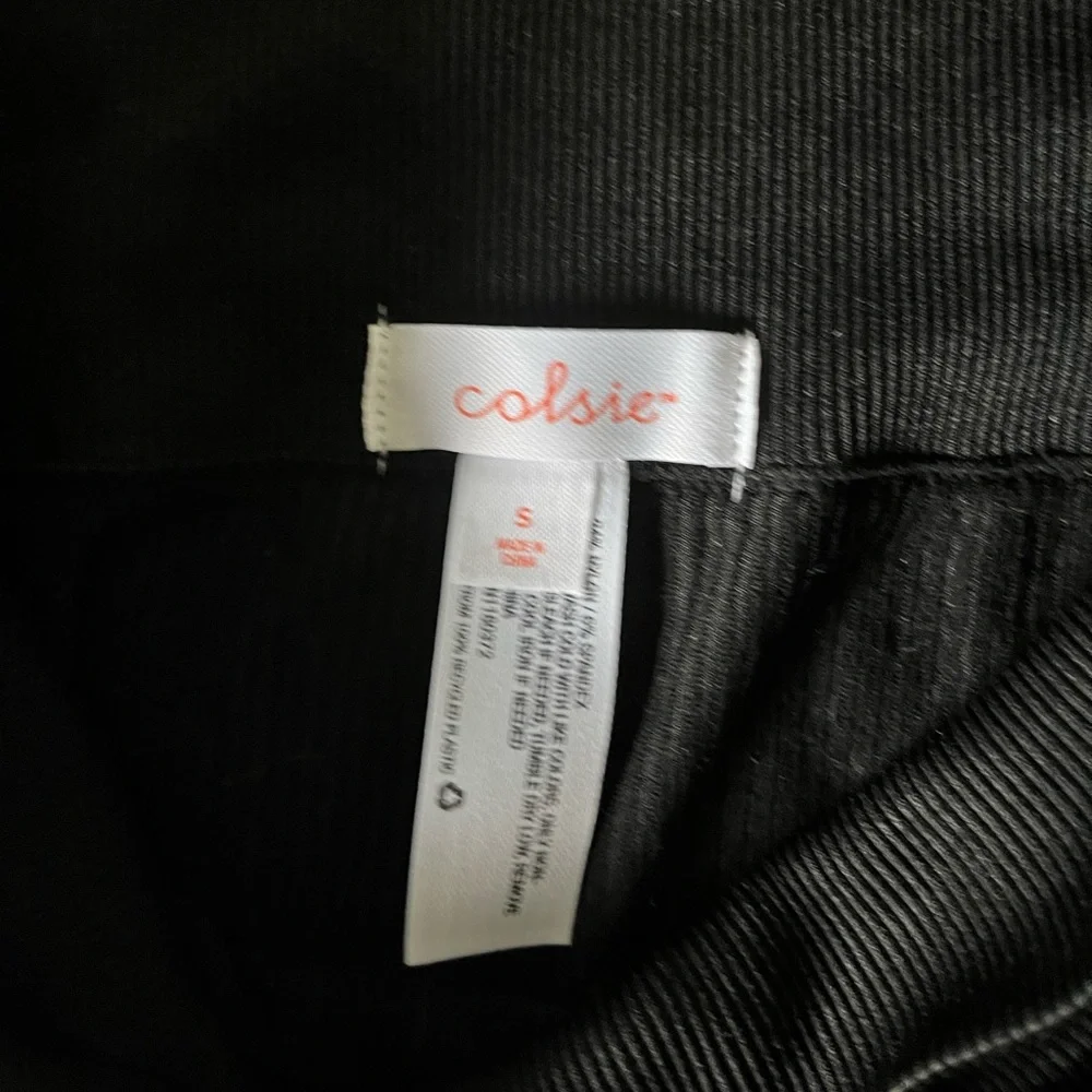 Colsie Ribbed Shorts - Picture 3 of 3